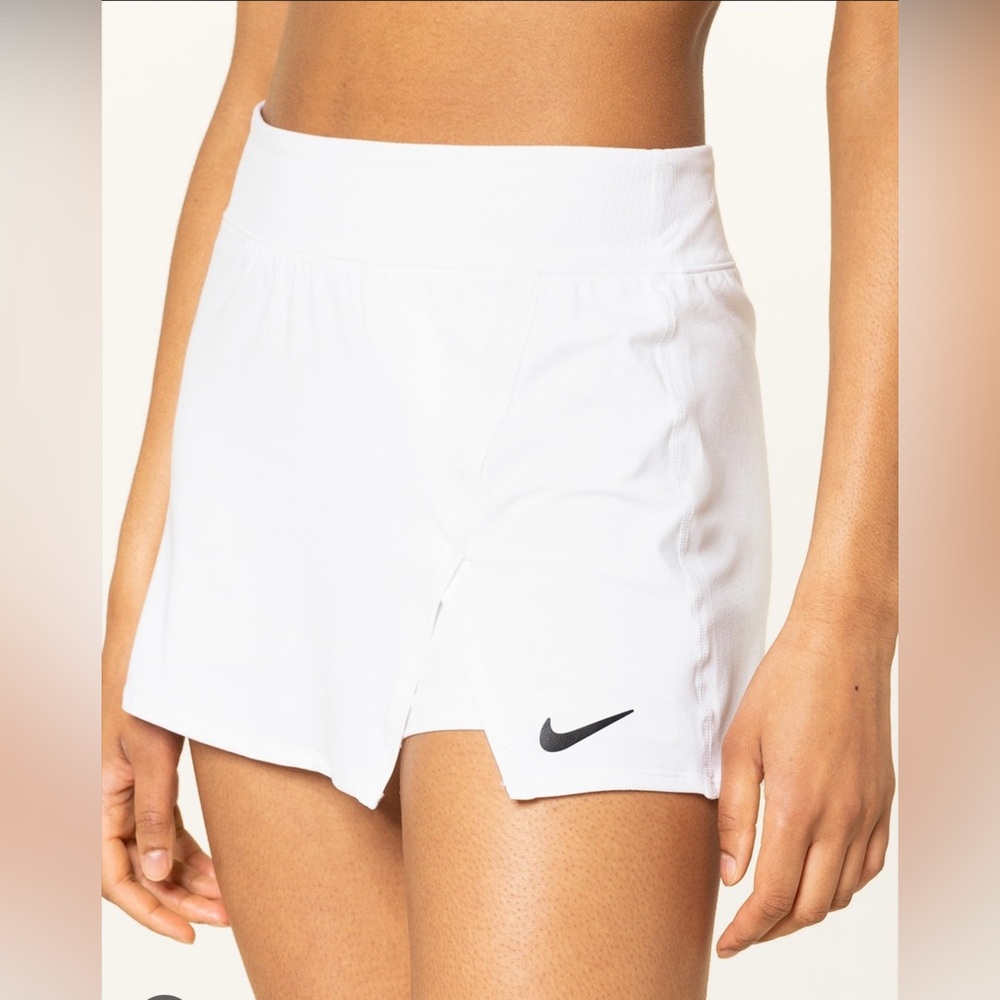 Nike Women’s Tennis Dri-Fit Victory Skirt